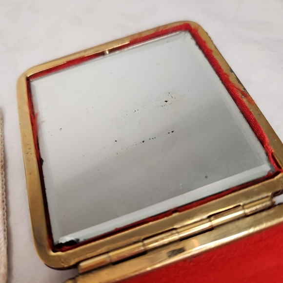 Patent Crocodile Leather Compact Mirror - Picture 8 of 9